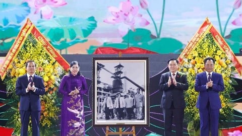 រំលឹកខួបអនុស្សាវរីយ៍លើកទី 60 នៃដំណើរទស្សនកិច្ចរបស់លោកពូ ង្វៀន ហូ