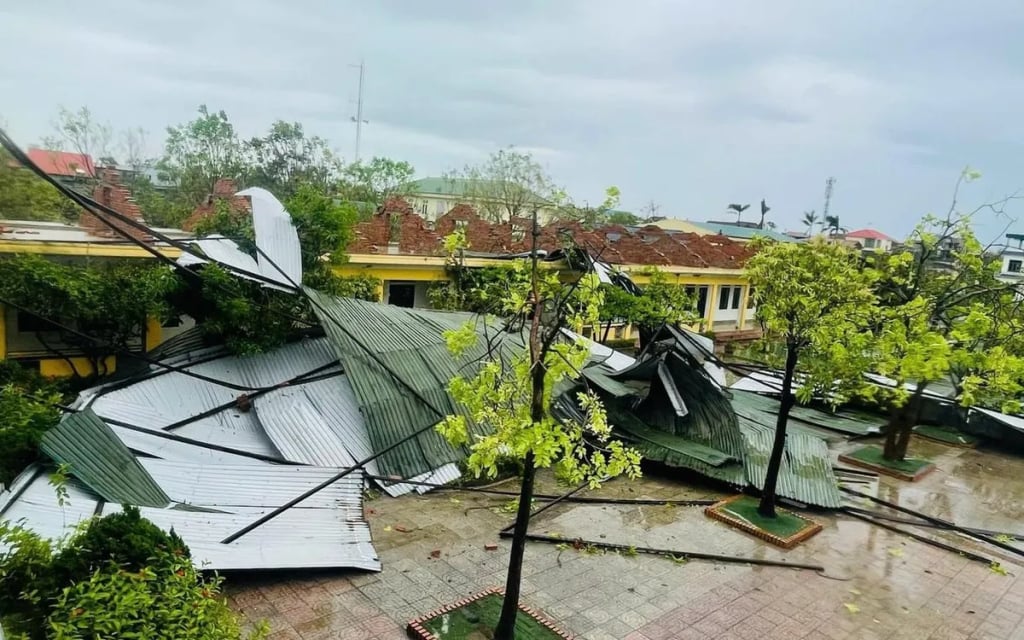 طوفان نمبر 10 کے بعد ہا ٹین میں ایک سکول تباہ ہو گیا۔ تصویر: ٹی پی او۔