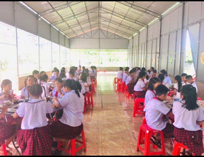 Có gì trong suất ăn bán trú giá 14.000 đồng và17.000 đồng ở trường làng Quảng Trị?- Ảnh 15.