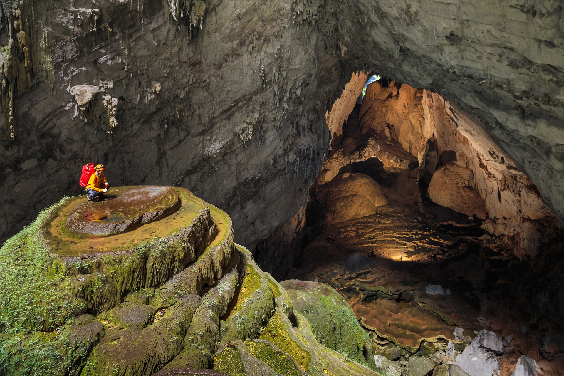 Son Doong ដែលជារូងភ្នំធំជាងគេលើពិភពលោក - រូបថត៖ Ryan Deboodt។   