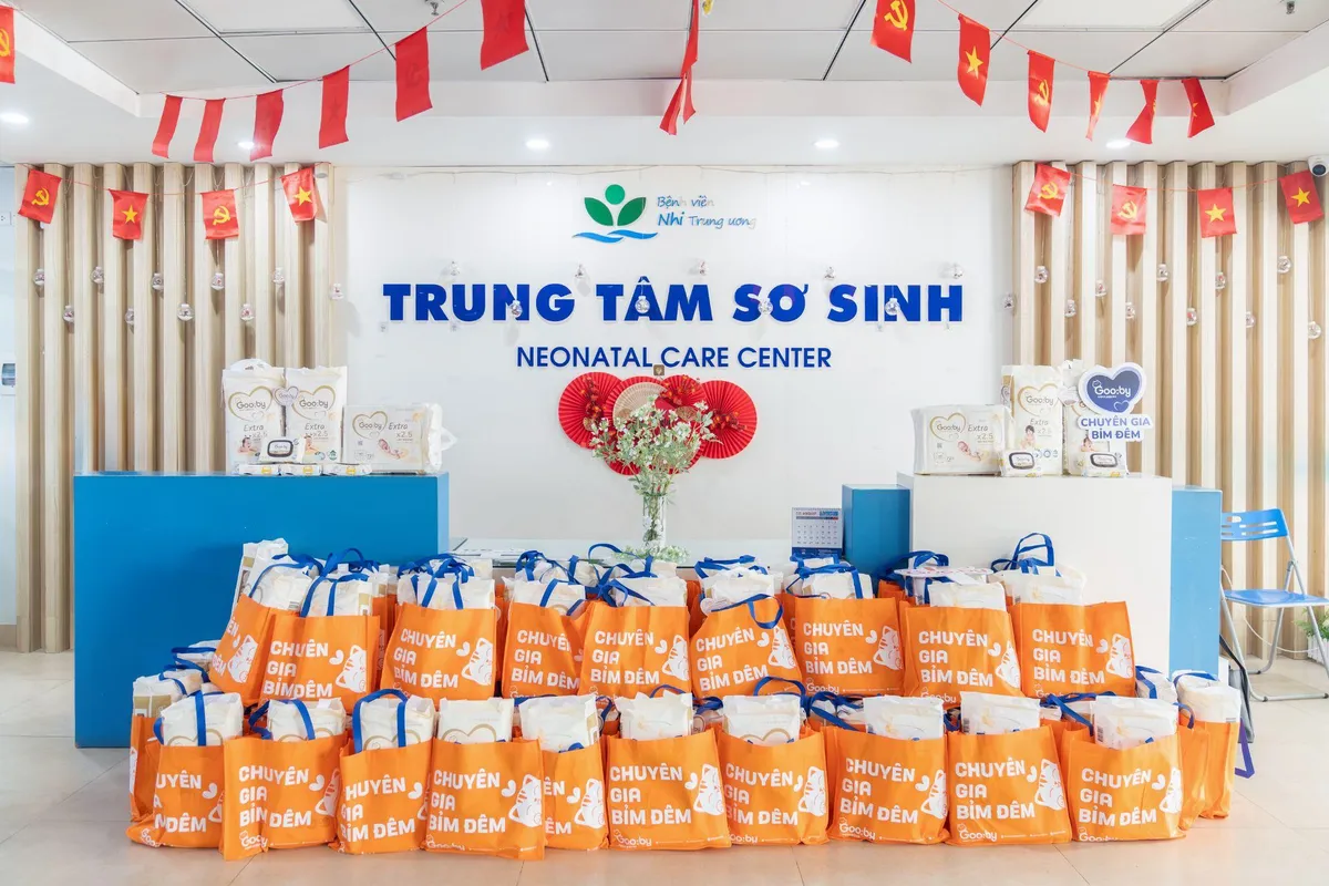 Gooby trao tặng 100 phần quà cho Bệnh viện Nhi Trung ương nhân dịp Trung Thu - Ảnh 1.