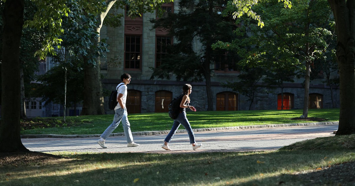 Mỹ muốn đại học giới hạn du học sinh ở mức 15%, bắt buộc thi đầu vào