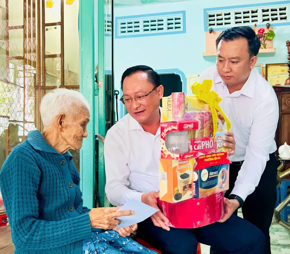 Tặng quà..jpg