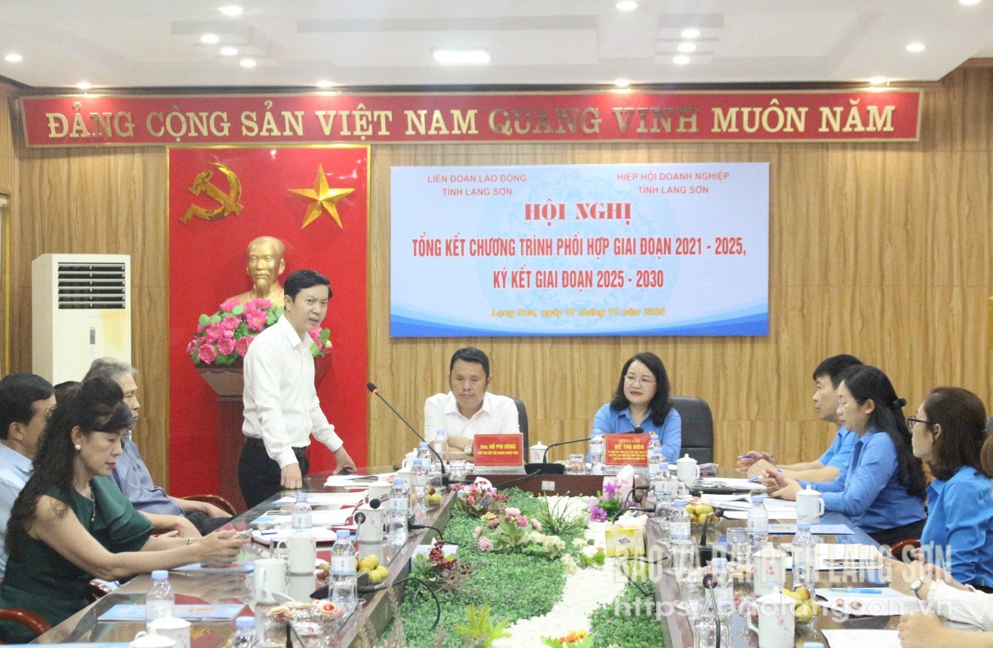 Komrad Nguyen Hoang Tung, Ahli Jawatankuasa Tetap Parti Wilayah, Pengerusi Jawatankuasa Barisan Tanah Air Wilayah Vietnam bercakap pada persidangan itu.