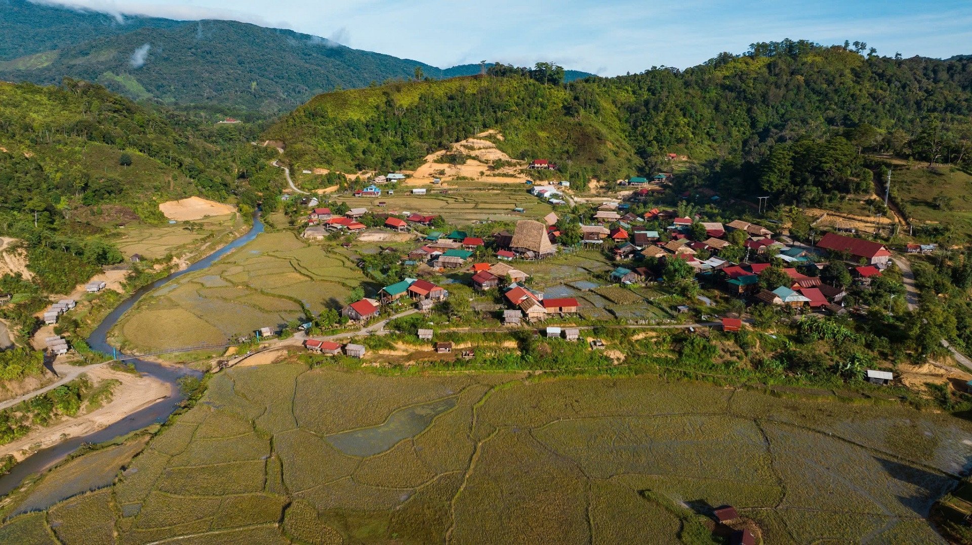 làng vi rơ ngheo4.jpg