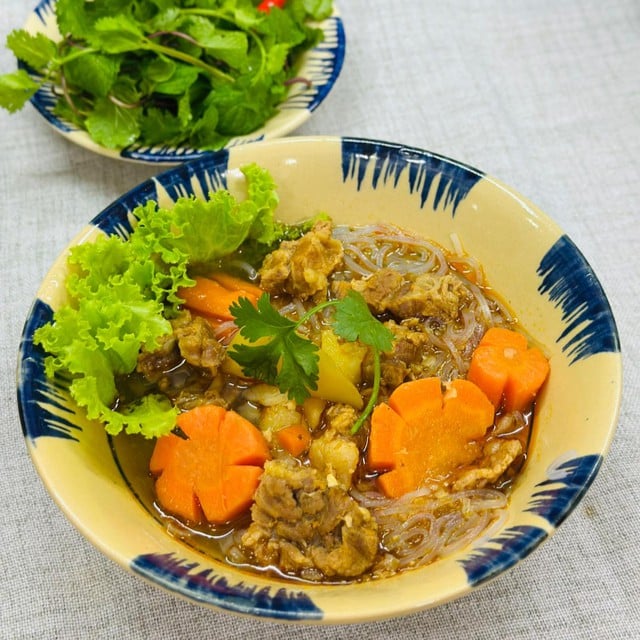 Chỉ cần thịt bò và vài nguyên liệu sẵn trong bếp, bạn có ngay 2 món ngon ấm bụng đổi vị ngày mưa bão - Ảnh 9.