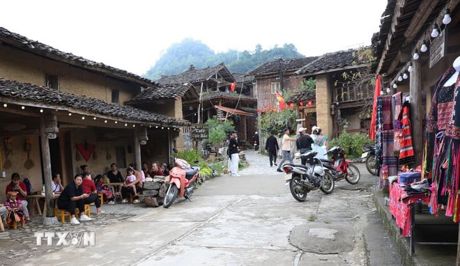 ttxvn-0610-nha-trinh-tuong-nguoi-lo-lo-2.jpg