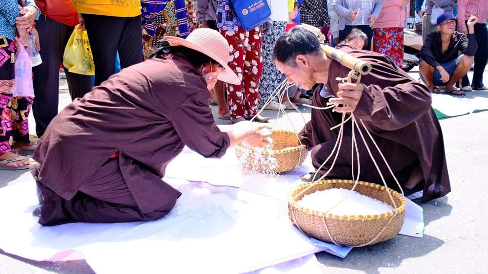 TP.HCM: Lễ hội Nghinh Ông - Cần Giờ 2025 bế mạc với chương trình biểu diễn nghệ thuật đặc sắc - ảnh 8