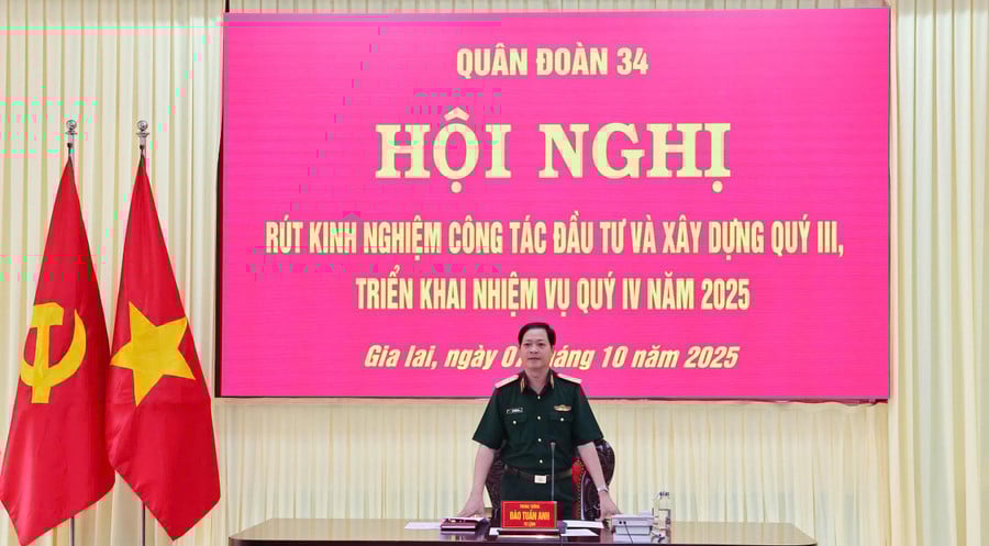 trung-tuong-dao-tuan-anh-tu-lenh-quan-doan-phat-bieu-tai-hoi-nghi.jpg