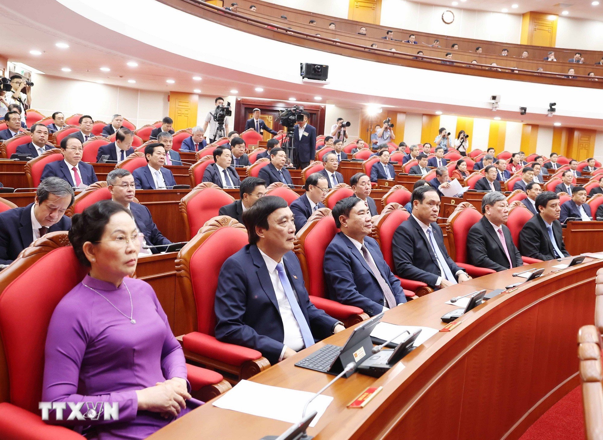ttxvn-be-mac-ban-chap-hanh-trung-uong-dang-13-8.jpg