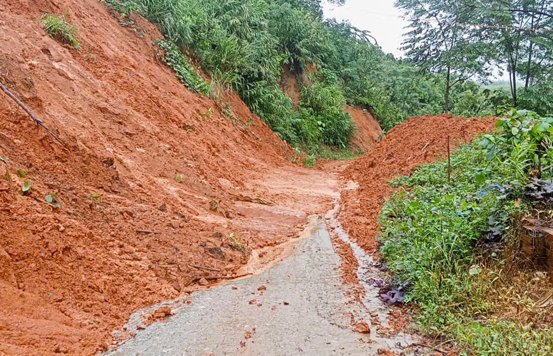 baolaocai-br_duong-truc-thon-nam-chon-sat-taluy-duong.jpg