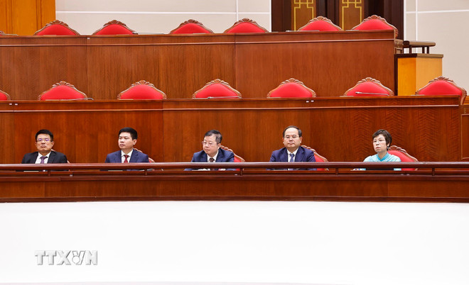 ttxvn-be-mac-ban-chap-hanh-trung-uong-dang-13-17.jpg