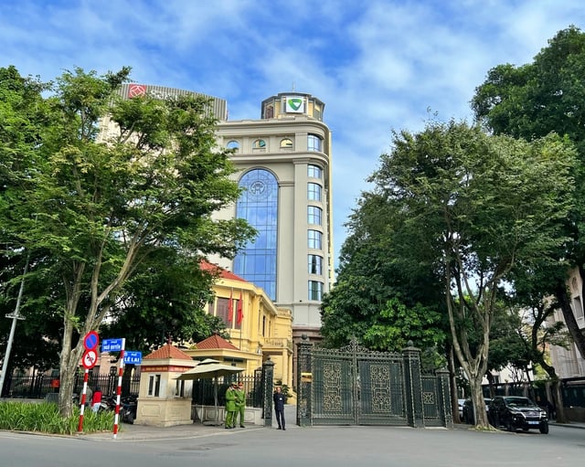 Thành ủy Hà Nội nêu tiêu chí lựa chọn bí thư, chủ tịch xã, phường mới- Ảnh 1.