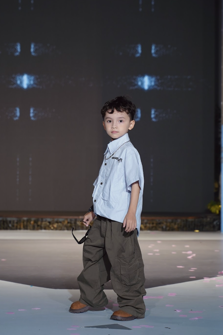 Chân dung rapper 8 tuổi Xệ Xệ làm vedette show thời trang nhí - Ảnh 8.