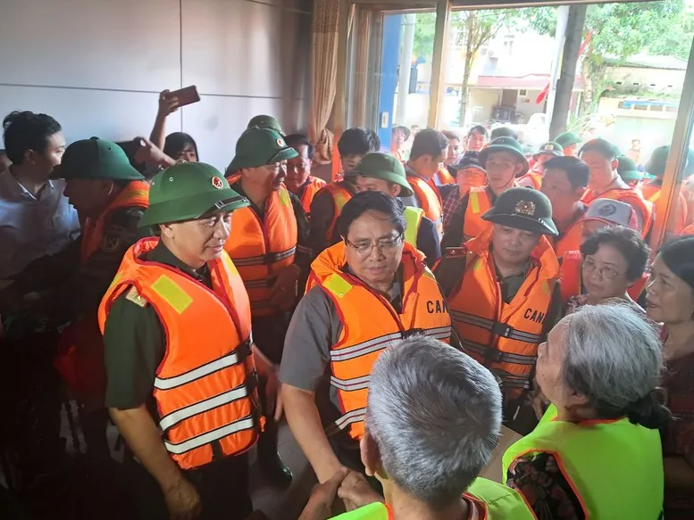 Thủ tướng Phạm Minh Chính thị sát tình hình mưa lũ tại tỉnh Thái Nguyên- Ảnh 2.