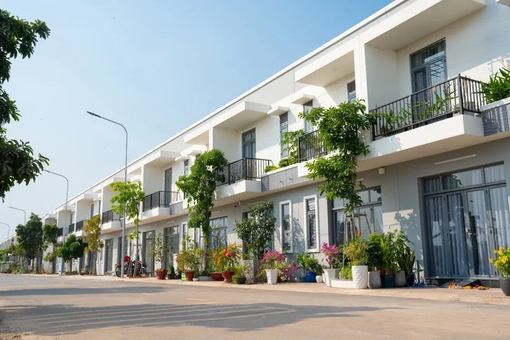 Thị trường bất động sản TP Hồ Chí Minh phục hồi chậm vì sao? - Ảnh 1.
