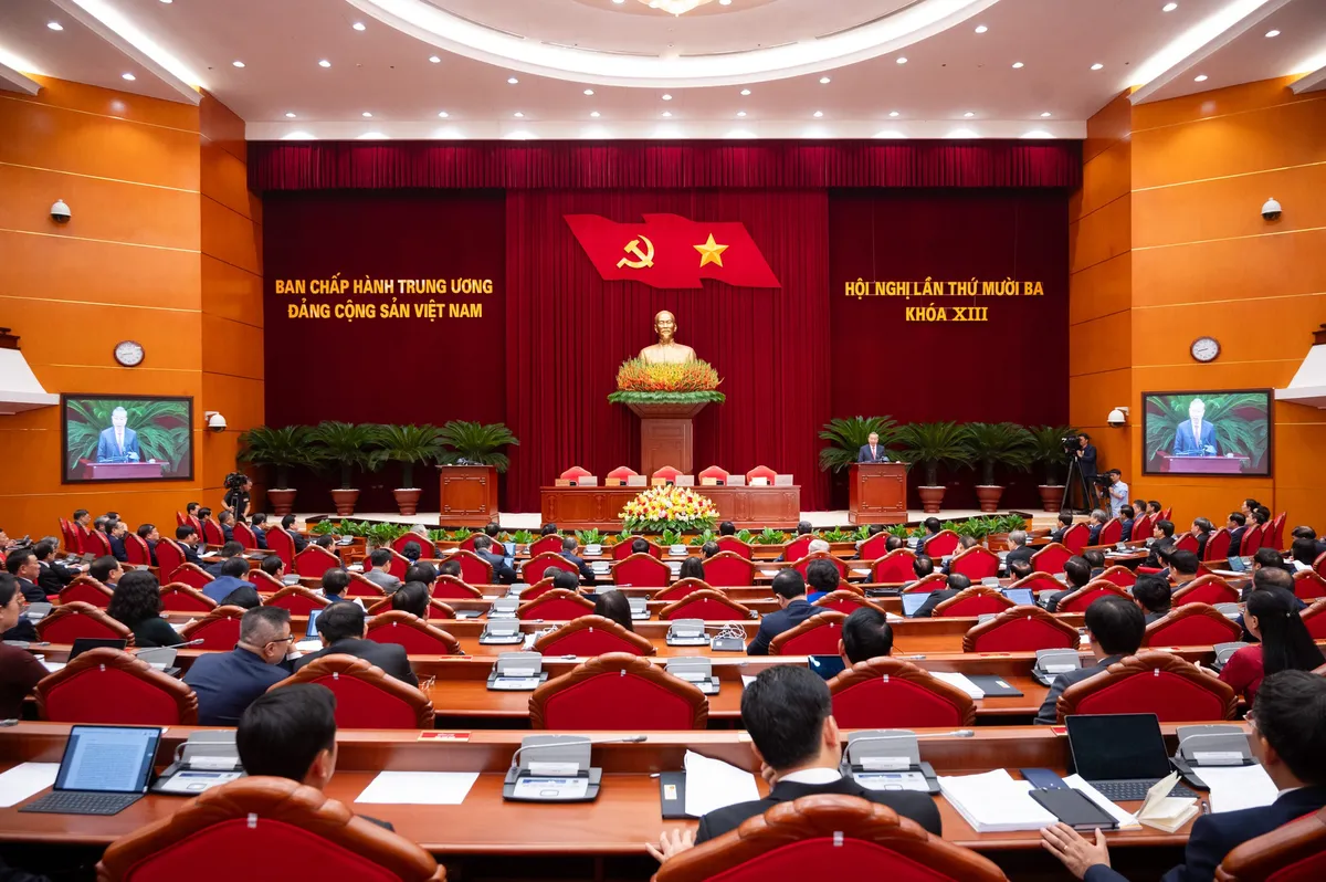 Tổng Bí thư Tô Lâm chỉ đạo tập trung khắc phục hậu quả bão lũ  - Ảnh 1.