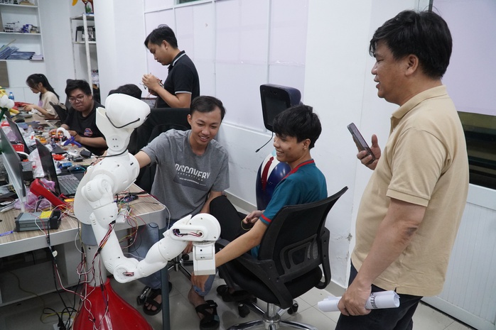 Phòng thí nghiệm mở cho sinh viên nghiên cứu trí tuệ nhân tạo- Ảnh 1.