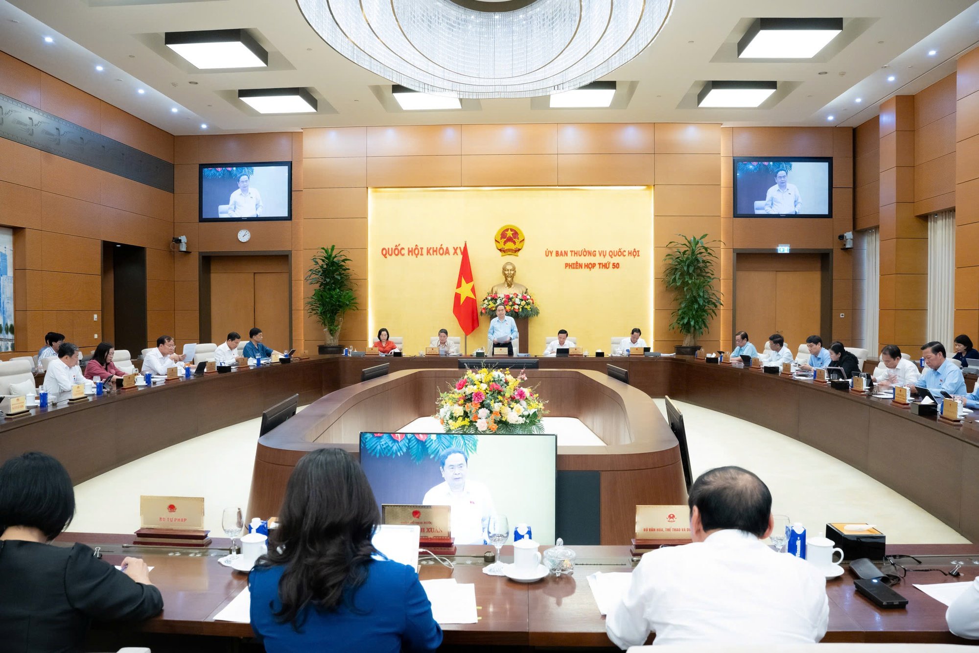 Ủy ban Thường vụ Quốc hội cho ý kiến về dự án Luật Báo chí (sửa đổi) - Ảnh 3.