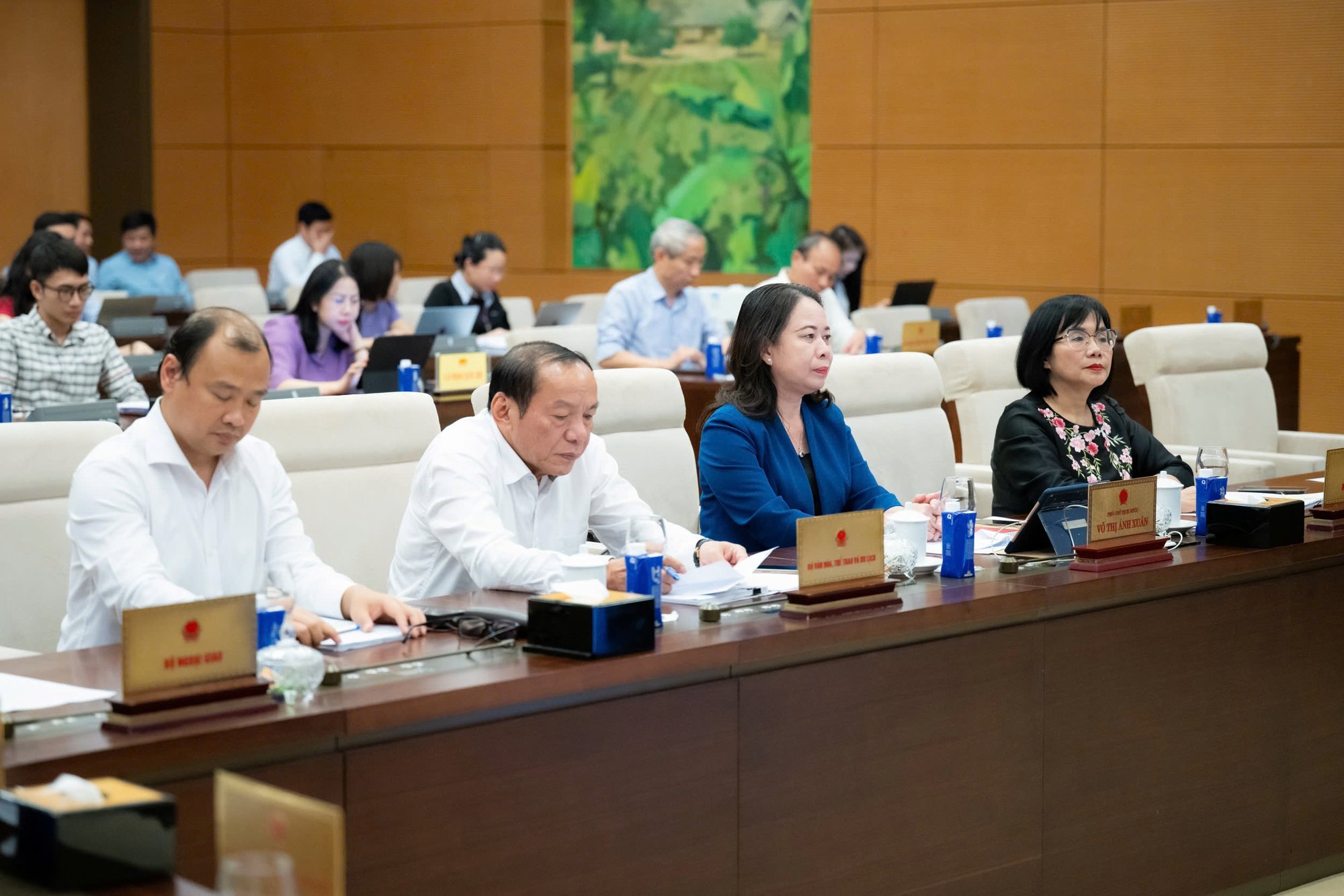 Ủy ban Thường vụ Quốc hội cho ý kiến về dự án Luật Báo chí (sửa đổi) - Ảnh 4.