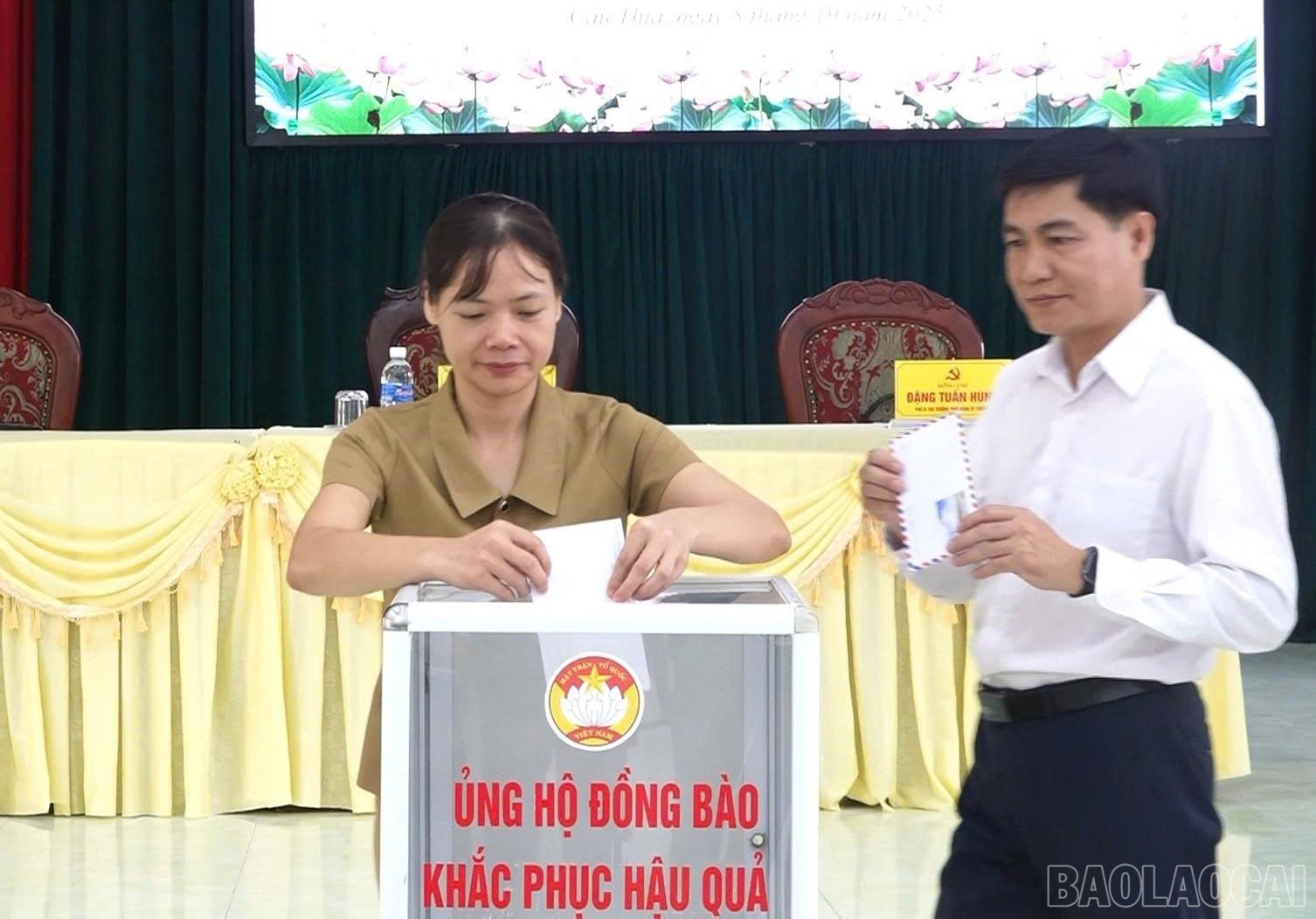 baolaocai-br_dong-chi-hoang-thi-ly-pho-bi-thu-chu-tich-ubnd-phuong-huong-ung-ung-ho.jpg