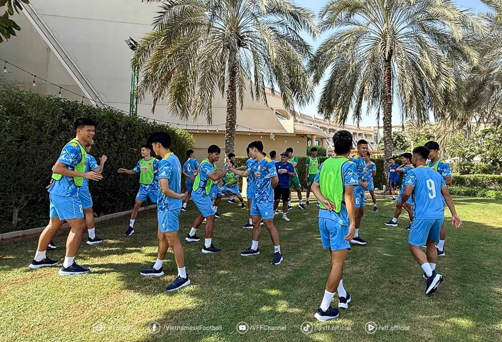 U23 Vietnam memulakan latihan di UAE, bersiap sedia untuk bersaing dengan U23 Qatar - foto 3