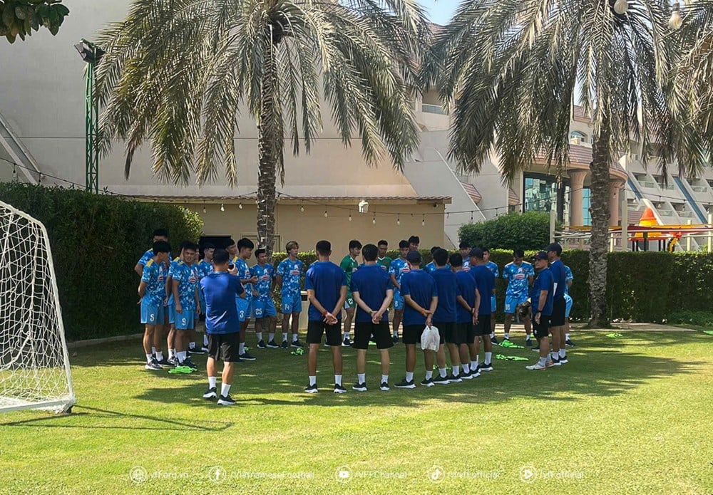 U23 Vietnam memulakan latihan di UAE, bersiap sedia untuk bersaing dengan U23 Qatar - foto 1