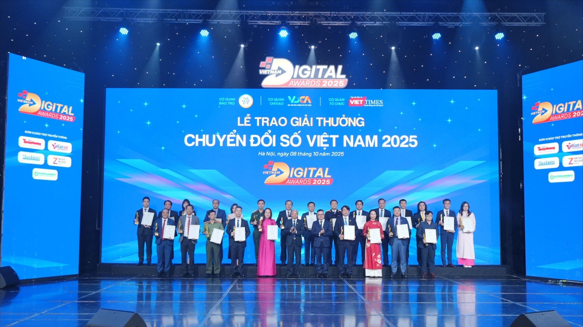 chuyen doi so anh 1