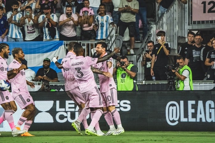 Messi lập cú đúp trong ngày Jordi Alba ra mắt Inter Miami - Ảnh 2. Messi lập cú đúp trong ngày Jordi Alba ra mắt Inter Miami - Ảnh 2.