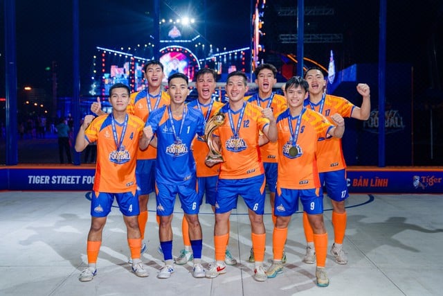 Bản lĩnh Việt sát cánh huyền thoại: Bùng nổ cùng Tiger Street Football 2025 tại TP.HCM - Ảnh 1.