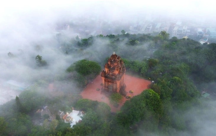 Khanh Hoa និង Dak Lak តភ្ជាប់ដើម្បីអភិវឌ្ឍន៍ទេសចរណ៍ Khánh Hòa và Đắk Lắk kết nối phát triển tour du lịch 'núi - biển' - Ảnh 2.