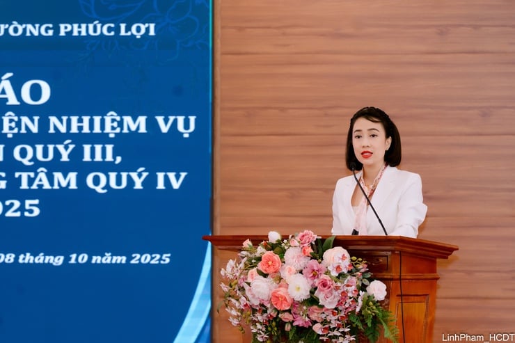 គណៈកម្មាធិការបក្សសង្កាត់ Phuc Loi៖ ជំរុញការស៊ើបការណ៍សម្ងាត់ និងការប្តេជ្ញាចិត្តដើម្បីបំពេញភារកិច្ចយ៉ាងទូលំទូលាយក្នុងឆ្នាំ ២០២៥ - រូបថត ៤. Đảng bộ phường Phúc Lợi: Phát huy trí tuệ, quyết tâm hoàn thành toàn diện nhiệm vụ năm 2025- Ảnh 4.