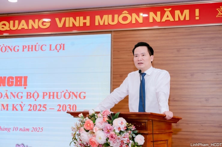 គណៈកម្មាធិការបក្សសង្កាត់ Phuc Loi៖ ជំរុញការស៊ើបការណ៍សម្ងាត់ និងការប្តេជ្ញាចិត្តដើម្បីបំពេញភារកិច្ចយ៉ាងទូលំទូលាយក្នុងឆ្នាំ ២០២៥ - រូបថត ៨. Đảng bộ phường Phúc Lợi: Phát huy trí tuệ, quyết tâm hoàn thành toàn diện nhiệm vụ năm 2025- Ảnh 8.