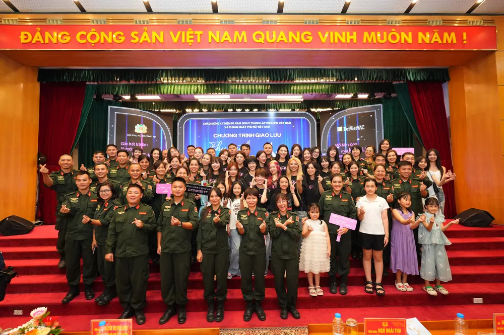 em xinh 1 ty dong 4.jpg
