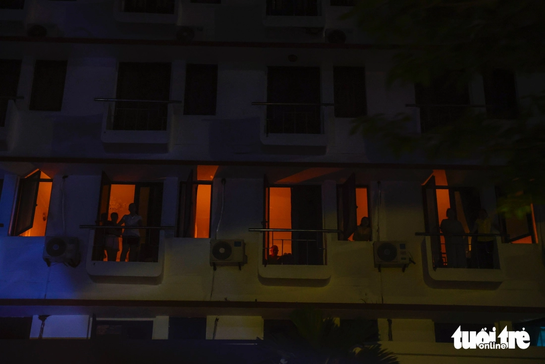 Beispiellose Überschwemmung in Thai Nguyen: 24 Stunden ohne Schlaf, die ganze Nacht, um Menschen zu retten – Foto 11.
