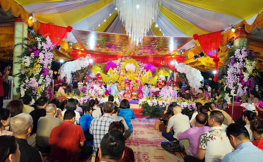 Liên hoan diễn xướng hầu Thánh - điểm nhấn của Lễ hội mùa thu Côn Sơn - Kiếp Bạc - ảnh 4