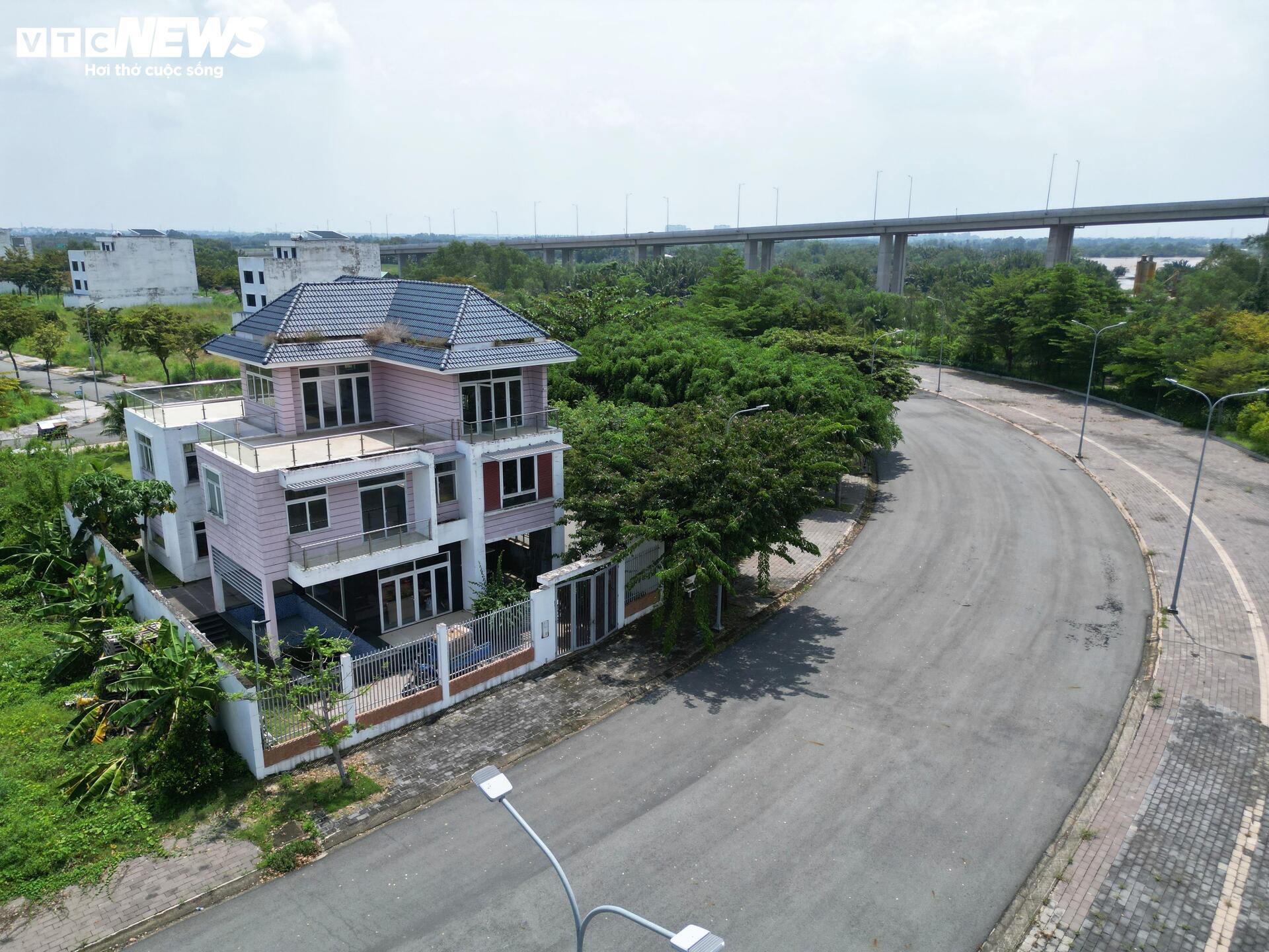 동나이성 전직 간부들을 잇따라 법적 문제로 몰아넣은 초대형 프로젝트 클로즈업 - 4