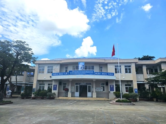 Phụ huynh TP.HCM tố thầy giáo đánh học sinh: Giáo viên nhận sai, trường sẽ giám sát- Ảnh 1. Phụ huynh TP.HCM tố thầy giáo đánh học sinh: Giáo viên nhận sai, trường sẽ giám sát- Ảnh 1.