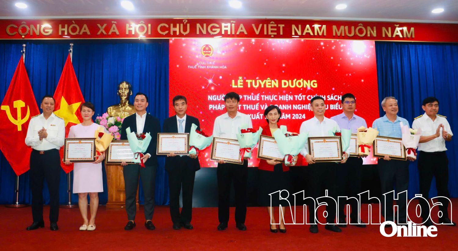 Provincial Tax leaders awarded certificates of merit to businesses