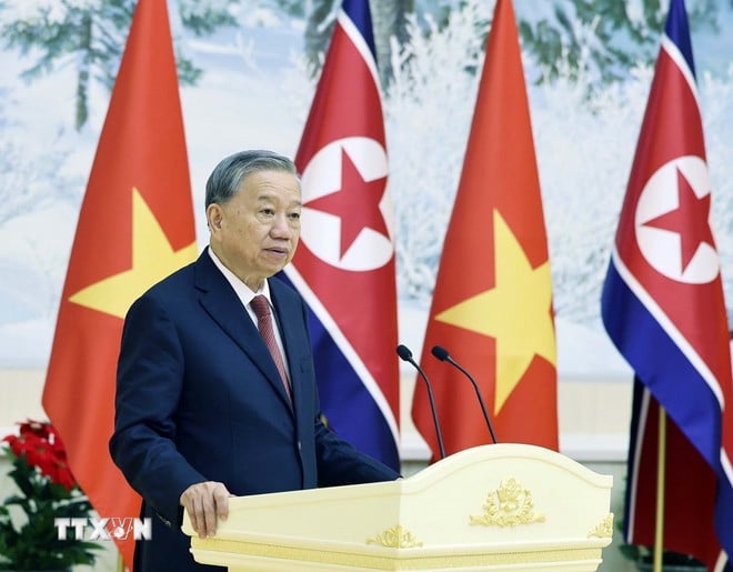 ttxvn-chieu-dai-chao-mung-tong-bi-thu-to-lam-tham-cap-nha-nuoc-toi-trieu-tien-3.jpg