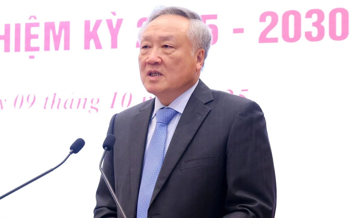 Stálý místopředseda vlády Nguyen Hoa Binh.