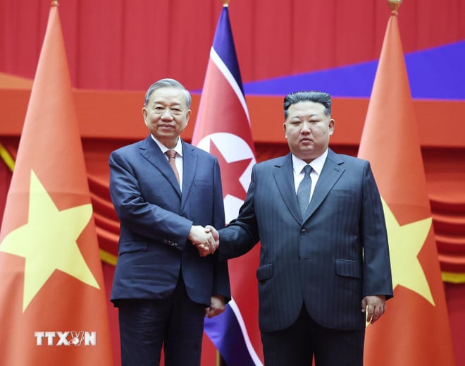 ttxvn-le-don-tong-bi-thu-to-lam-tham-cap-nha-nuoc-toi-chdcnd-trieu-tien-6.jpg