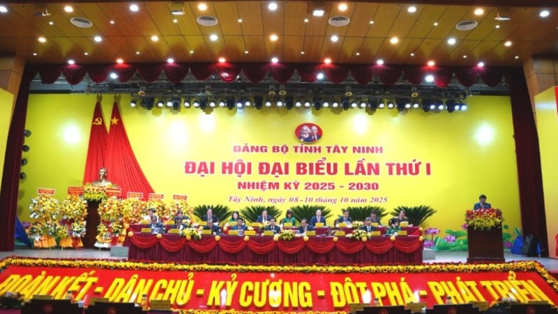 Eröffnung des 1. Kongresses des Parteikomitees der Provinz Tay Ninh, Amtszeit 2025–2030, mit dem Thema: „Solidarität – Demokratie – Disziplin – Durchbruch – Entwicklung“.