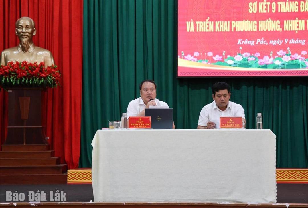 The Standing Committee of the Party Committee of Krong Pac commune chaired the conference.