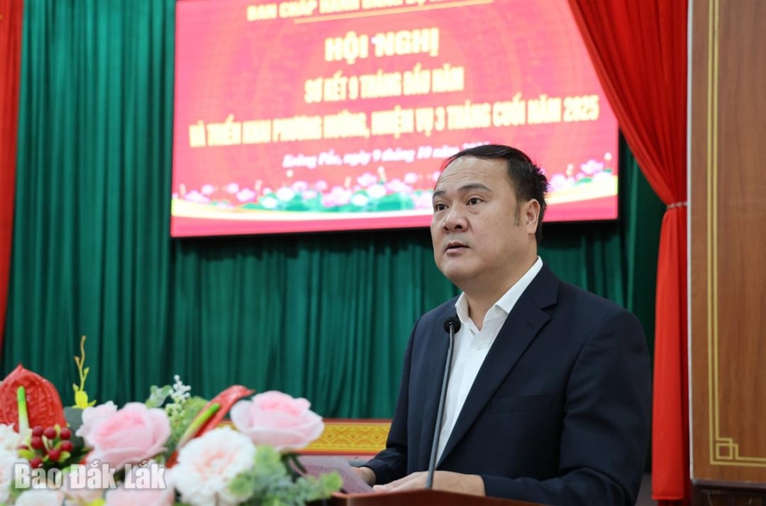 Secretary of the Party Committee of Krong Pac commune Pham Van Lap delivered a concluding speech at the conference.
