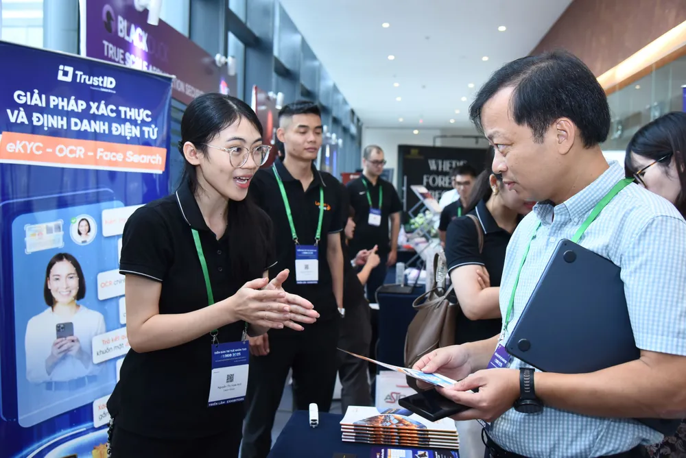 Anh dien dan AI360 HN 6.JPG