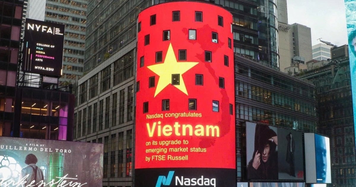 Nasdaq chúc mừng thị trường chứng khoán Việt Nam