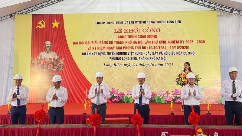 គណៈប្រតិភូបានធ្វើពិធីបើកការដ្ឋានសាងសង់ប្រឡាយ Viet Hung-Cau Bay និងអាងស្តុកទឹក Cu Khoi។