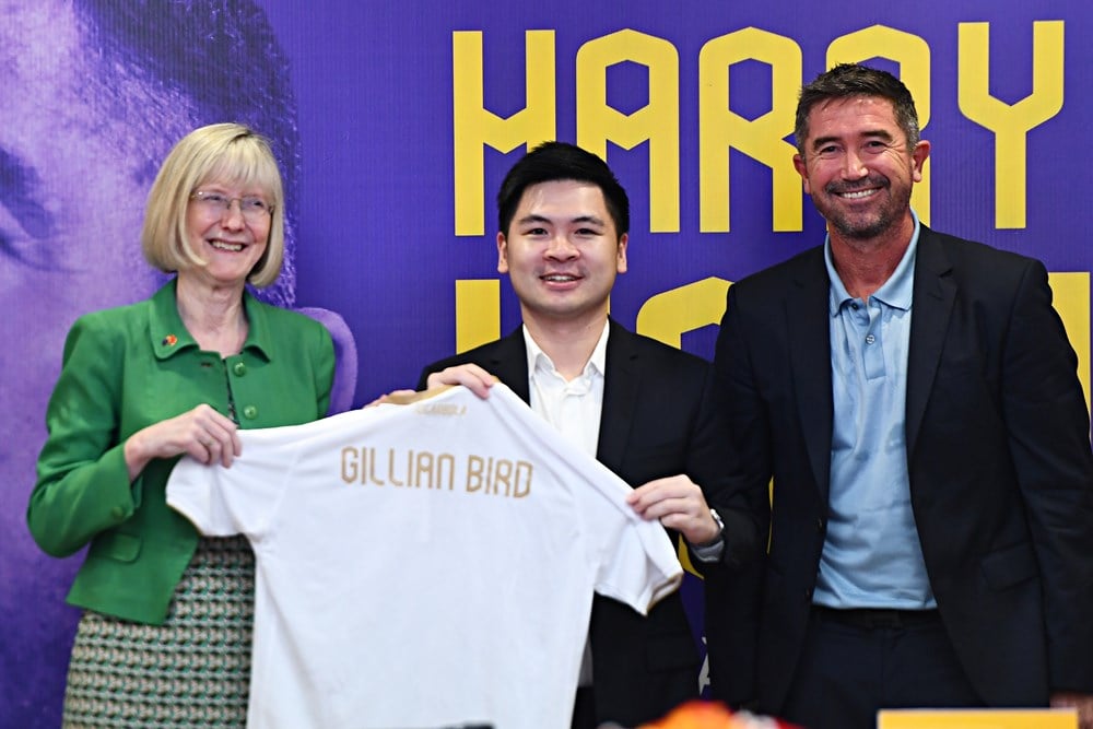 Hanoi Football Club introduces coach Harry Kewell - photo 4