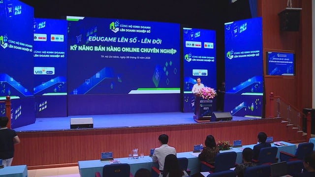 អាជីវករតូចតាចជាង 200 នាក់នៅទីក្រុងហូជីមិញចូលរួម Edugame ដើម្បីអនុវត្តជំនាញលក់អនឡាញ - រូបថត 1. Hơn 200 tiểu thương TP. Hồ Chí Minh tham gia Edugame rèn luyện kỹ năng bán hàng online- Ảnh 1.